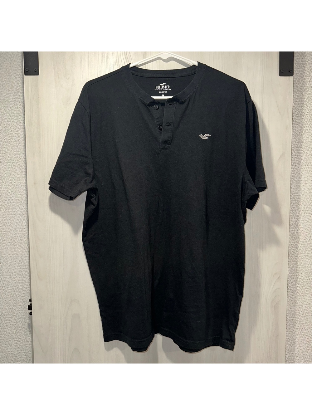 Hollister Men's Black Henley T-Shirt XL 100% Cotton